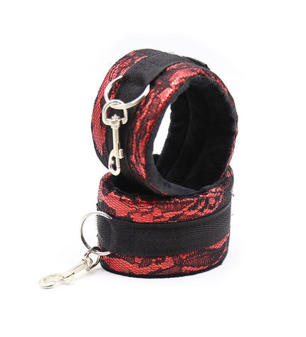 OHMAMA FETISH - MENOTTES EN VELOURS AVEC RUBAN EN NYLON by OHMAMA FETISH