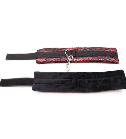 OHMAMA FETISH - MENOTTES EN VELOURS AVEC RUBAN EN NYLON by OHMAMA FETISH