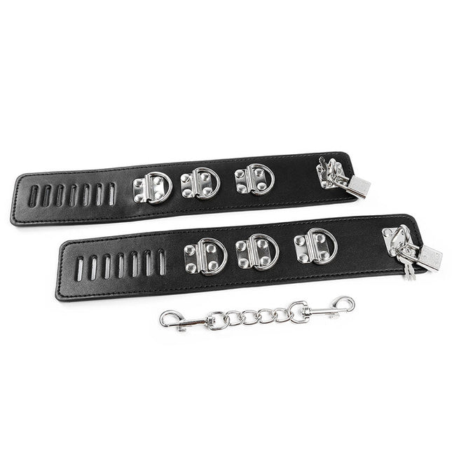OHMAMA FETISH - RETENUES DE CHEVILLES DE STYLE HASP by OHMAMA FETISH