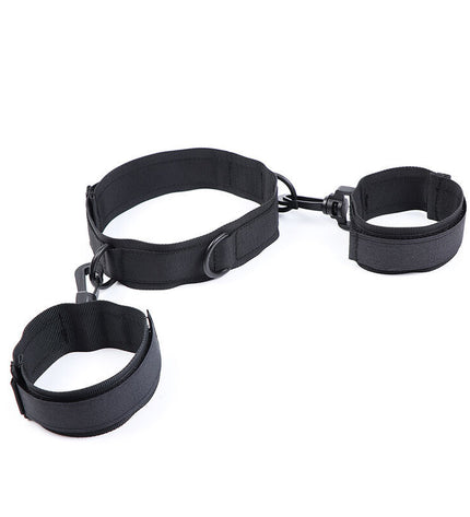 OHMAMA FETISH - MENOTTES ET COLLIER EN NYLON by OHMAMA FETISH