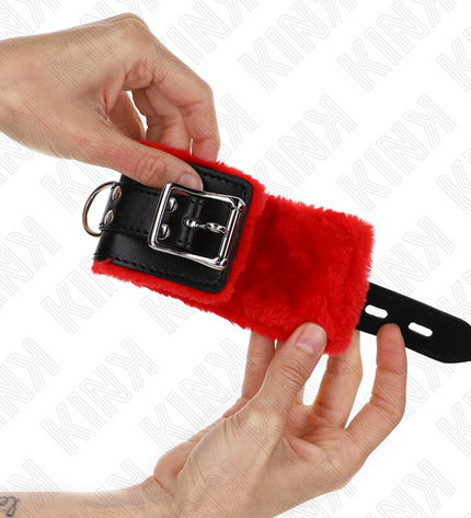 KINK - APPUI-POIGNETS DOUBLÉS DE FOURRURE AVEC TROUS CARRÉS CEINTURE ROUGE ET NOIRE RÉGLABLE 17-29 CM X 6 CM by KINK WRIST RESTRAINT