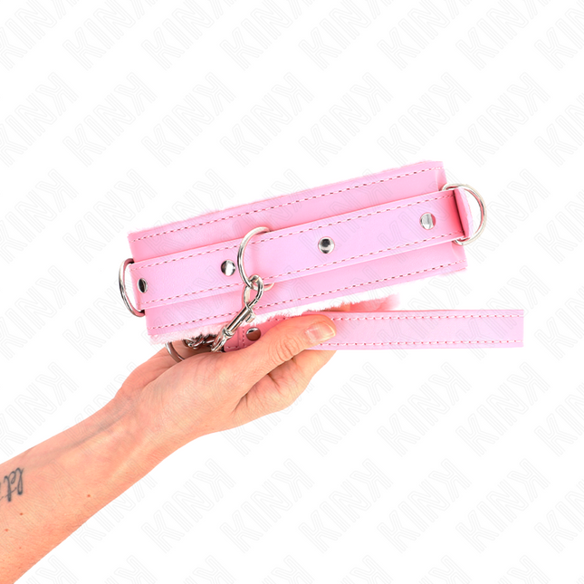 KINK - COLLIER AVEC LAISSE 65 CM AVEC RESTRICTIONS ROSE 36-42 CM X 5,5 CM by KINK COLLAR & GAG