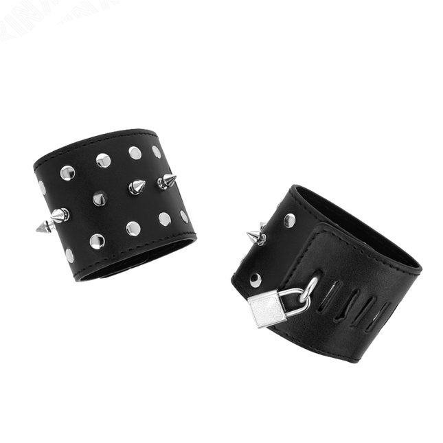 KINK - APPAREILS-POIGNETS PUNK AVEC POINTES 25 X 6 CM by KINK WRIST RESTRAINT