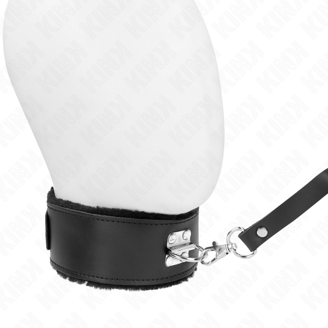 KINK - COLLIER AVEC CEINTURE 116 CM AVEC BRACELET EN CUIR NOIR AJUSTABLE 40-48 CM X 6 CM by KINK COLLAR & GAG