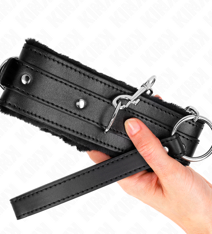 KINK - COLLIER AVEC LAISSE 65 CM AVEC RESTRICTIONS NOIR 36-42 CM X 5,5 CM by KINK COLLAR & GAG