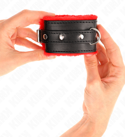 KINK - APPUI-POIGNETS DOUBLÉS DE FOURRURE PREMIUM ROUGE AVEC CEINTURE NOIRE RÉGLABLE 17-29 CM X 6 CM by KINK WRIST RESTRAINT