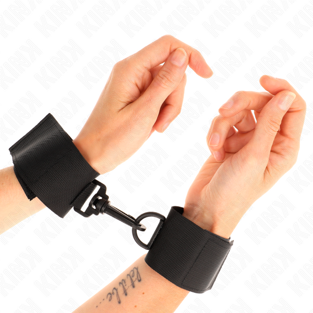 KINK - APPAREILS-POIGNETS EN NYLON NOIR by KINK WRIST RESTRAINT