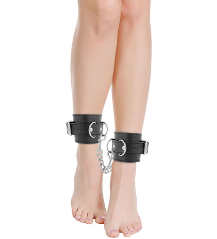 DARKNESS - MENOTTES DE CHEVILLE AJUSTABLES EN CUIR NOIR by DARKNESS BONDAGE