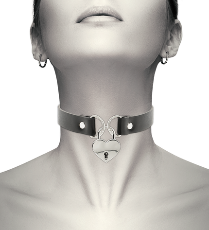 COQUETTE CHIC DESIRE - COLLIER EN CUIR VEGAN AVEC ACCESSOIRE COEUR AVEC CL? by COQUETTE ACCESSORIES